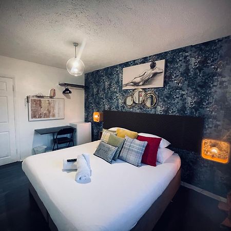 R1 Superking Sized Bed & 65" Tv On The Wall In Clapham Διαμέρισμα Λονδίνο Εξωτερικό φωτογραφία