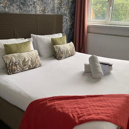 R1 Superking Sized Bed & 65" Tv On The Wall In Clapham Διαμέρισμα Λονδίνο Εξωτερικό φωτογραφία