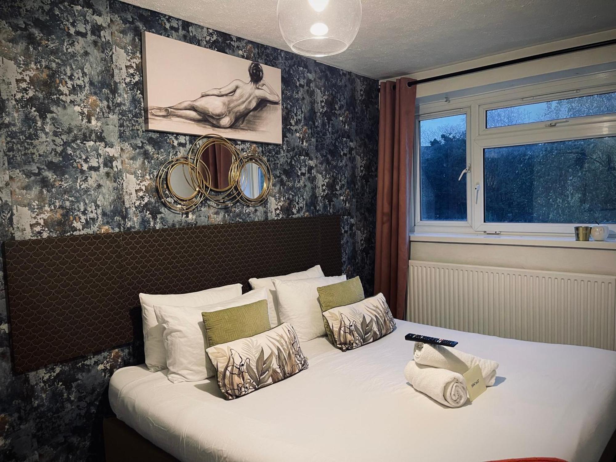 R1 Superking Sized Bed & 65" Tv On The Wall In Clapham Διαμέρισμα Λονδίνο Εξωτερικό φωτογραφία
