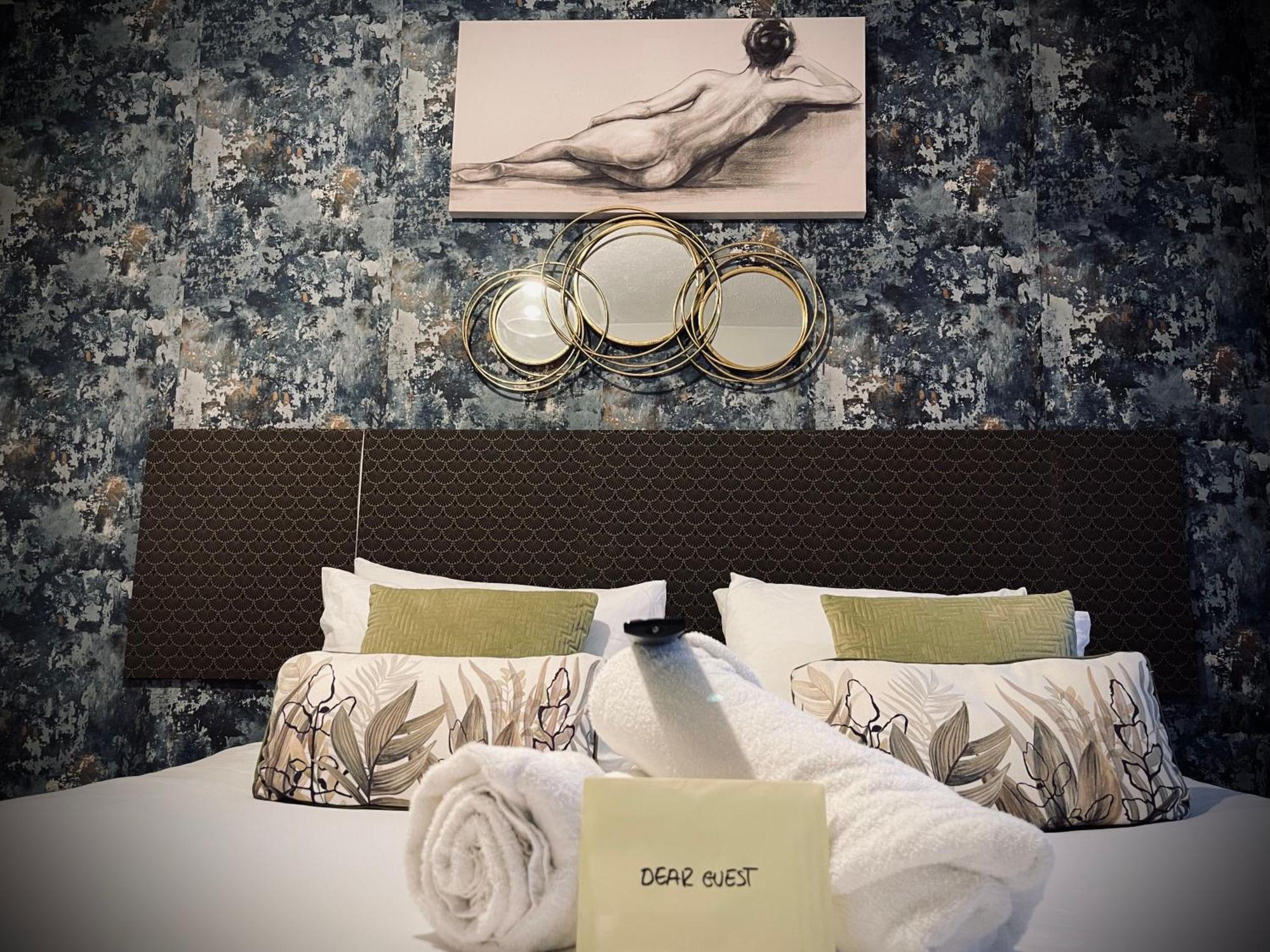 R1 Superking Sized Bed & 65" Tv On The Wall In Clapham Διαμέρισμα Λονδίνο Εξωτερικό φωτογραφία