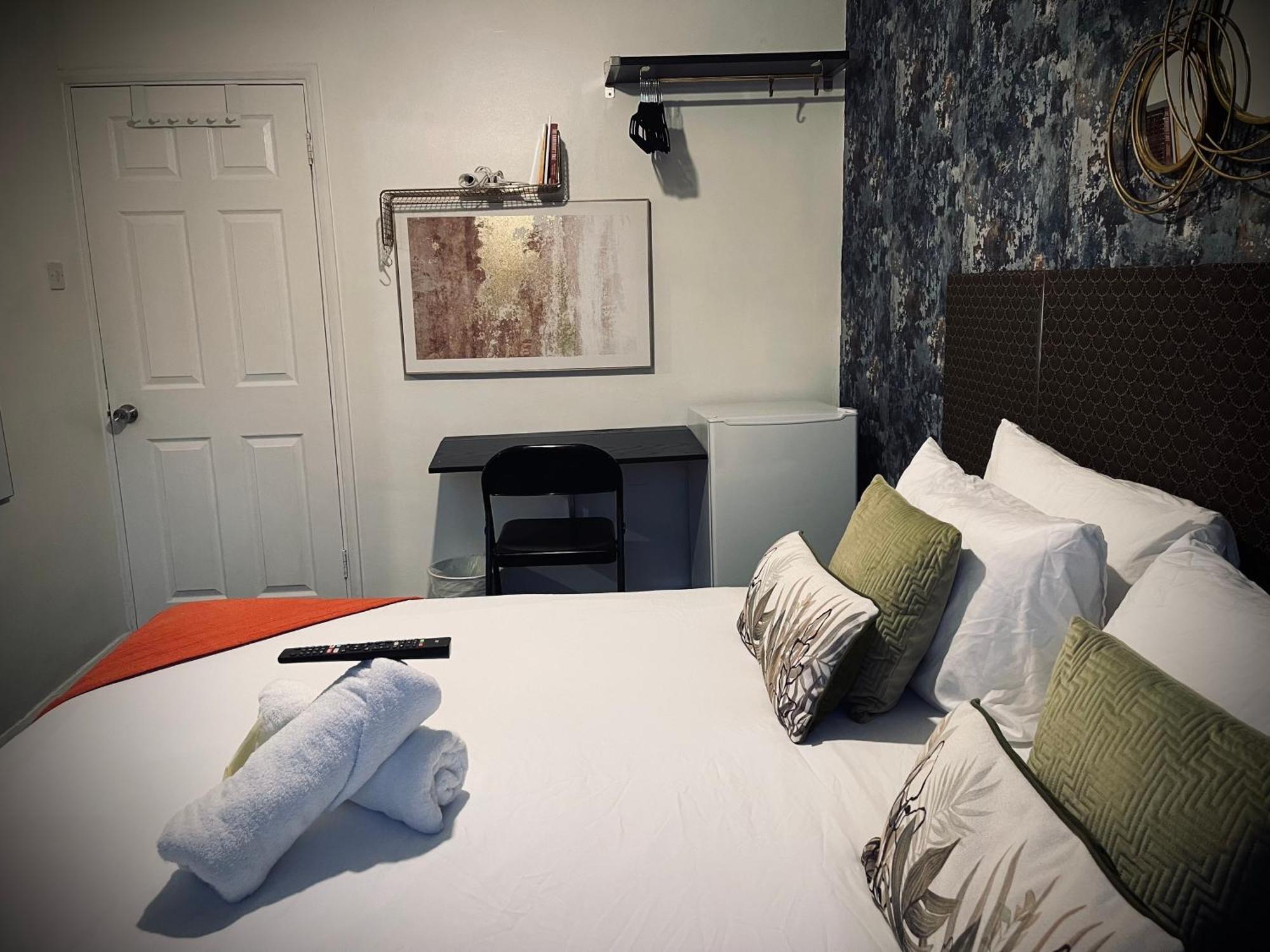 R1 Superking Sized Bed & 65" Tv On The Wall In Clapham Διαμέρισμα Λονδίνο Εξωτερικό φωτογραφία