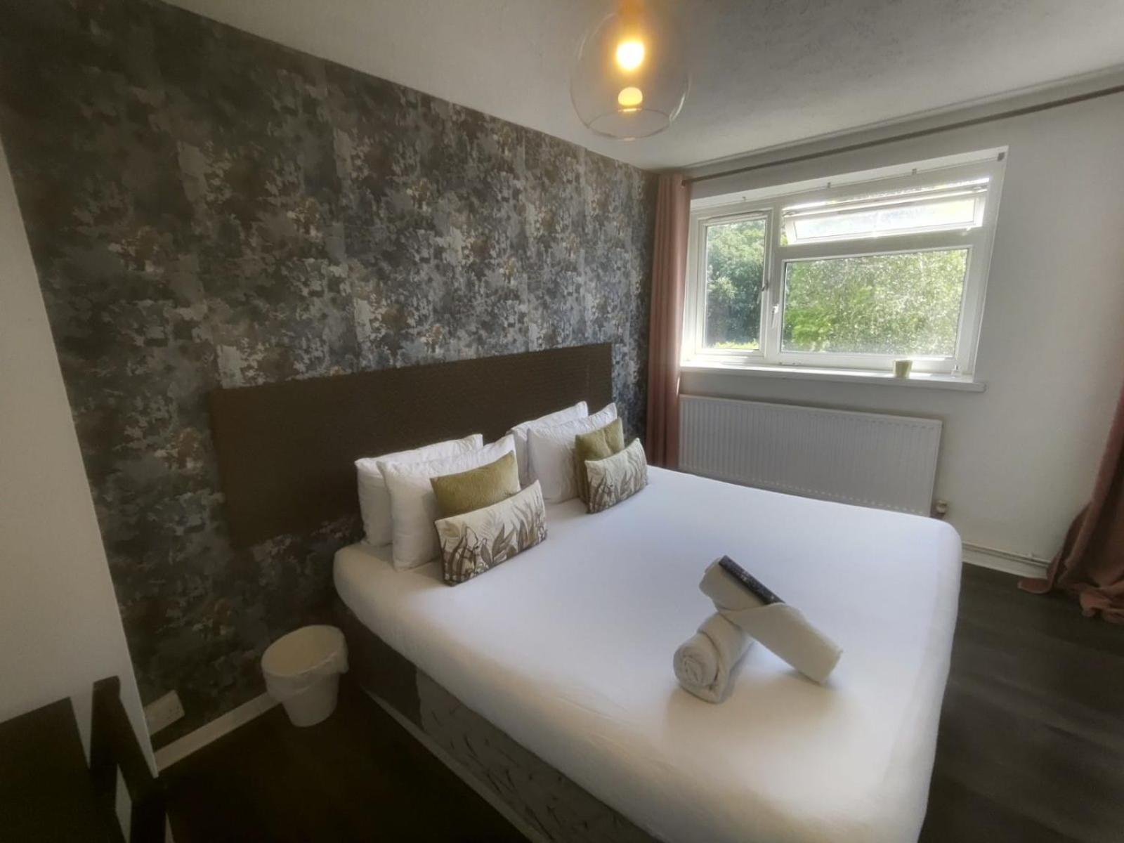 R1 Superking Sized Bed & 65" Tv On The Wall In Clapham Διαμέρισμα Λονδίνο Εξωτερικό φωτογραφία