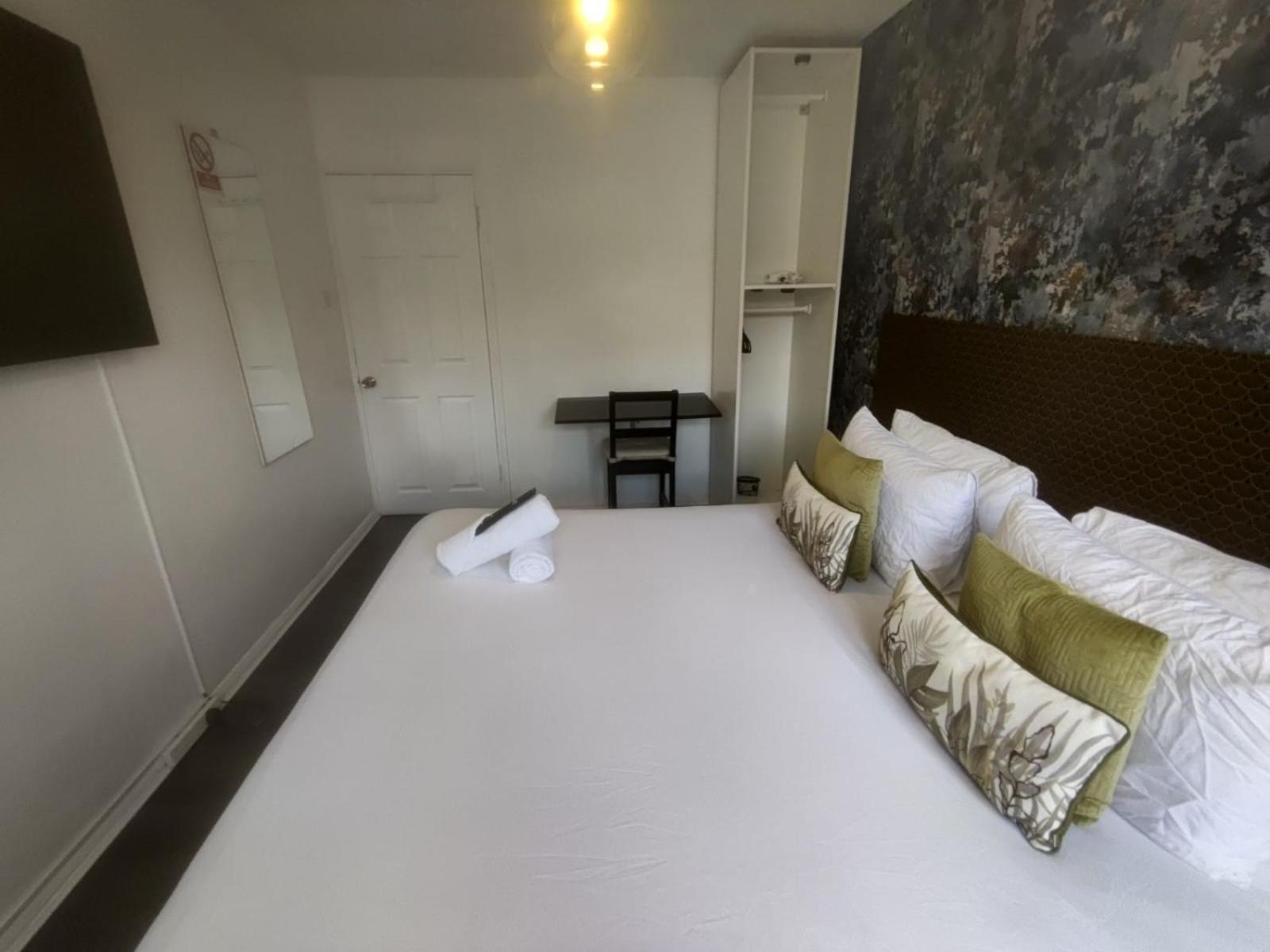 R1 Superking Sized Bed & 65" Tv On The Wall In Clapham Διαμέρισμα Λονδίνο Εξωτερικό φωτογραφία