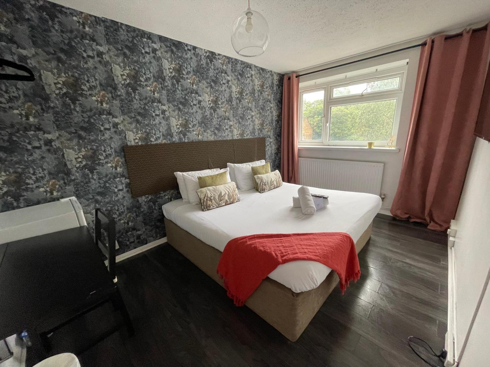 R1 Superking Sized Bed & 65" Tv On The Wall In Clapham Διαμέρισμα Λονδίνο Εξωτερικό φωτογραφία